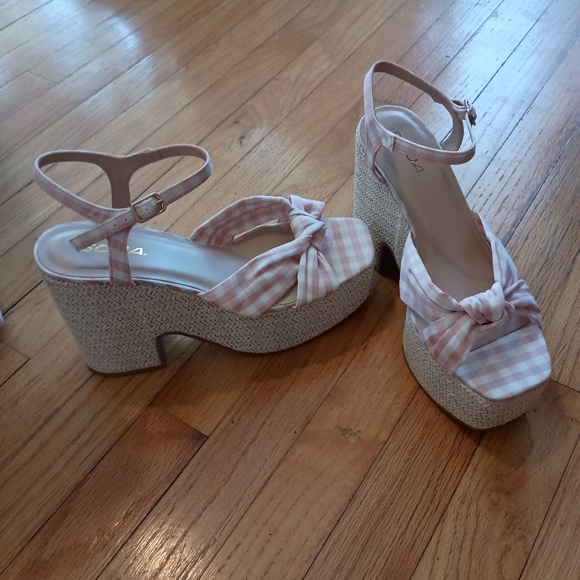 Checkered Heeled Sandals - Picture 2 of 3